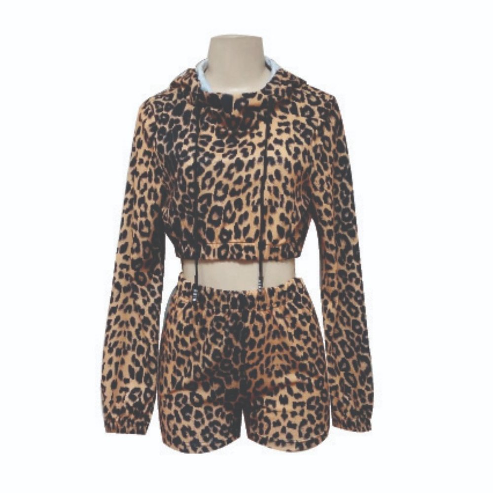 RIFLESSI Women's Leopard Crop Hoody Top & Short Pants Set